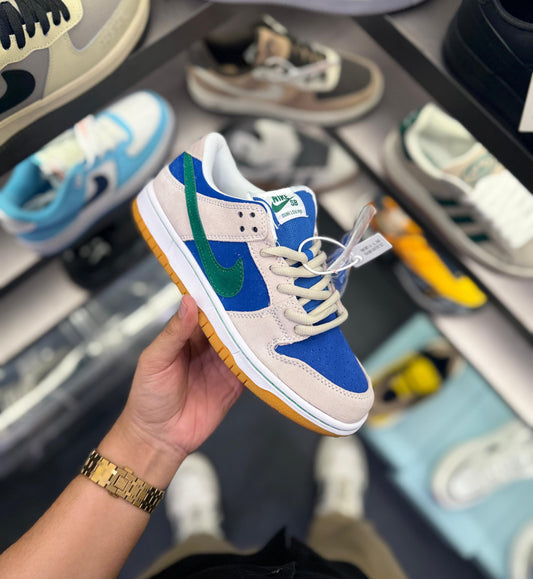 Nike Dunk Low Retro SE “Blue Suede / Malachite Green